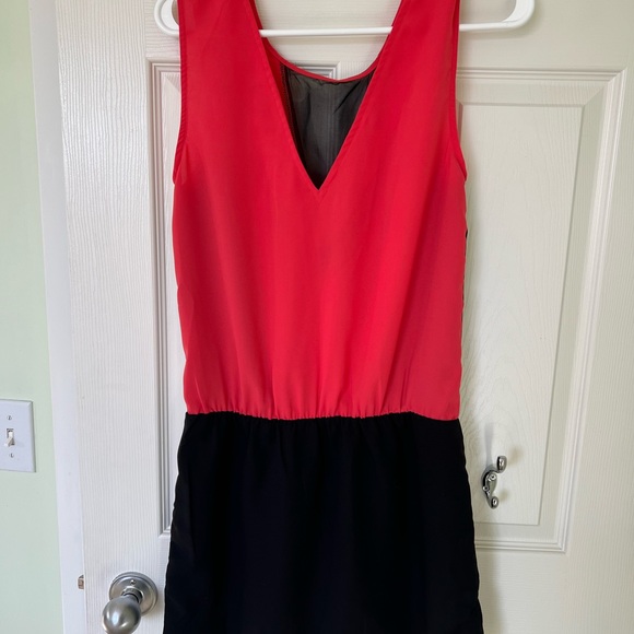 Short party dress with sheer panel. Great pink/black colours. Size small - Picture 2 of 7